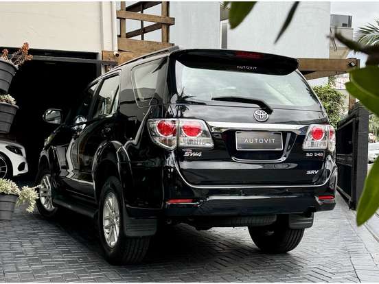 TOYOTA-HILUX SW4-2014