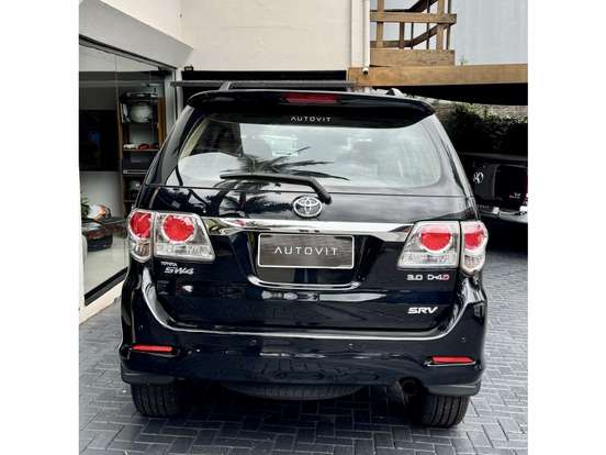 TOYOTA-HILUX SW4-2014