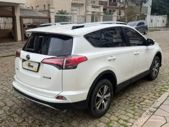 TOYOTA-RAV4-2018