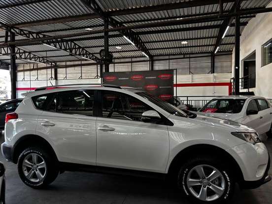 TOYOTA-RAV4-2014