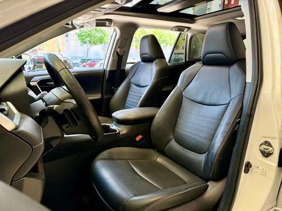 TOYOTA-RAV4-2023