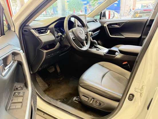 TOYOTA-RAV4-2023