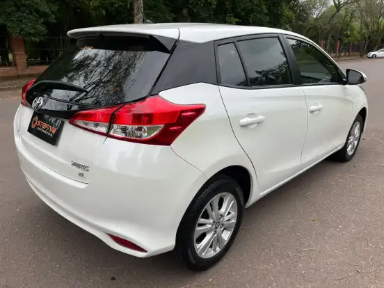 TOYOTA-YARIS-2019