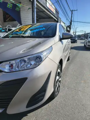 TOYOTA-YARIS-2020