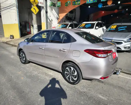 TOYOTA-YARIS-2020