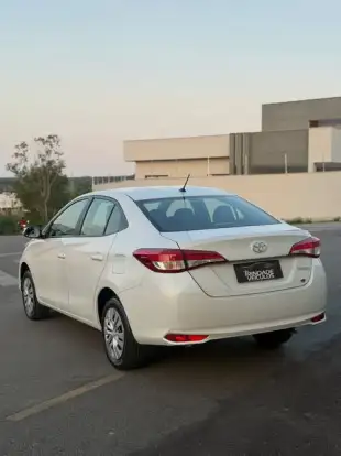 TOYOTA-YARIS-2024