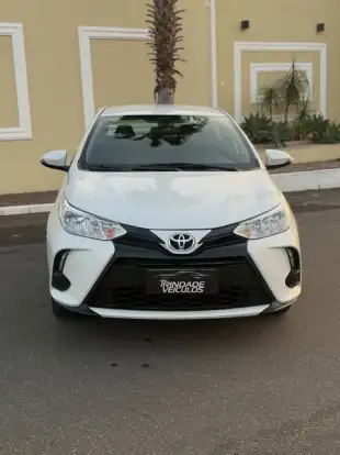 TOYOTA-YARIS-2024