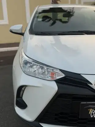 TOYOTA-YARIS-2024