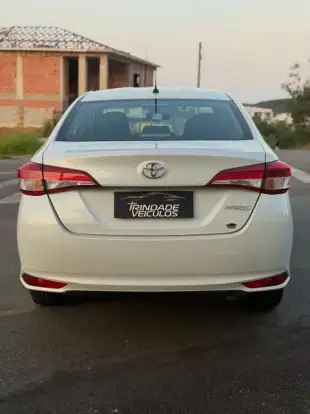 TOYOTA-YARIS-2024