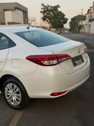 TOYOTA-YARIS-2024