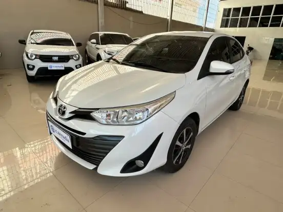 TOYOTA-YARIS-2019