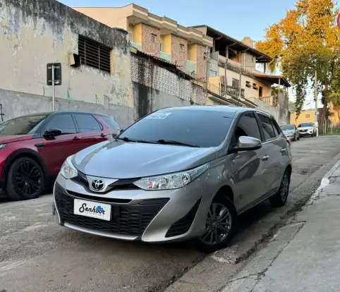 TOYOTA-YARIS-2019