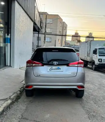 TOYOTA-YARIS-2019