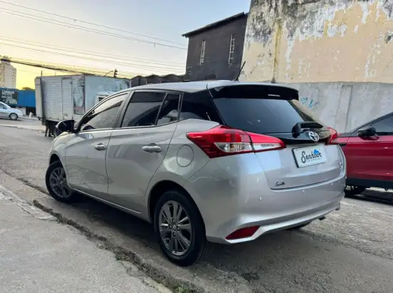 TOYOTA-YARIS-2019