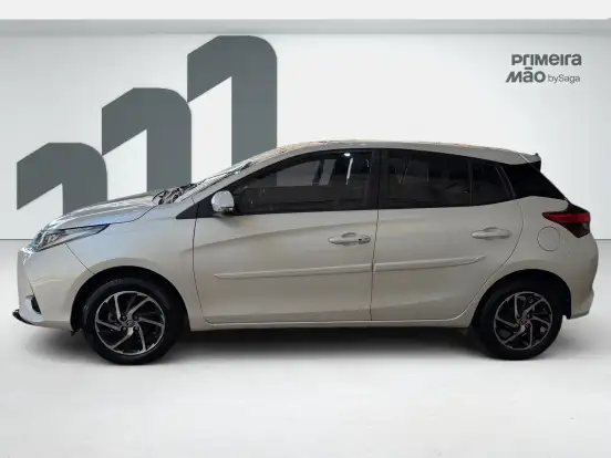 TOYOTA-YARIS-2022