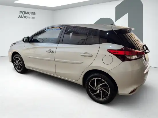 TOYOTA-YARIS-2022