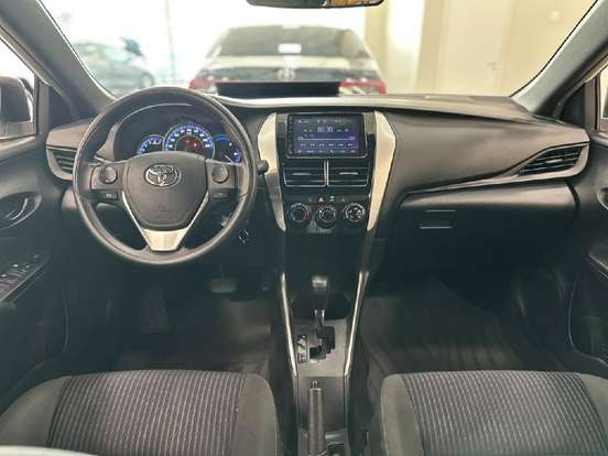 TOYOTA-YARIS-2021