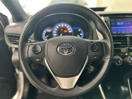 TOYOTA-YARIS-2021