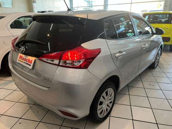 TOYOTA-YARIS-2020