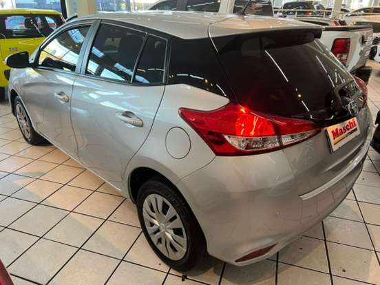 TOYOTA-YARIS-2020