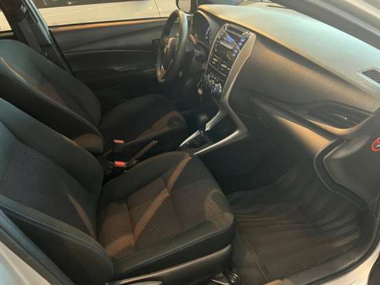 TOYOTA-YARIS-2020