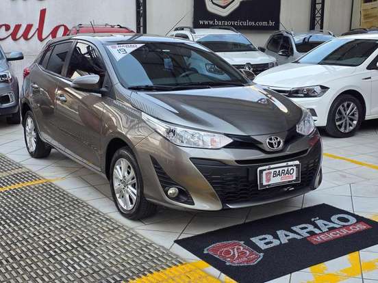 TOYOTA-YARIS-2019