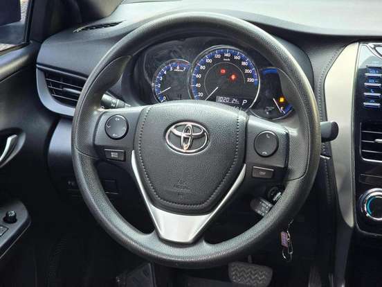 TOYOTA-YARIS-2019