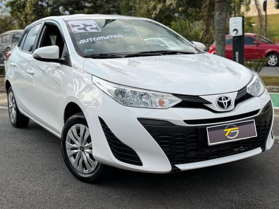 TOYOTA-YARIS-2021