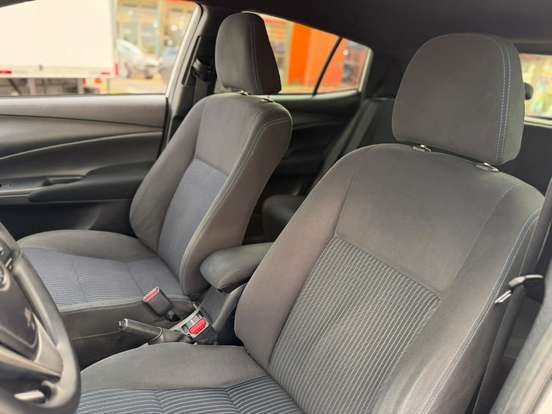 TOYOTA-YARIS-2021