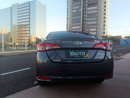 TOYOTA-YARIS-2020