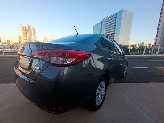 TOYOTA-YARIS-2020