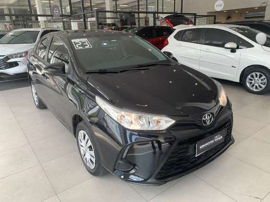 TOYOTA-YARIS-2022