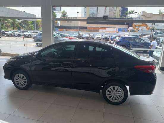 TOYOTA-YARIS-2022