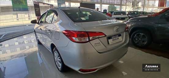 TOYOTA-YARIS-2018