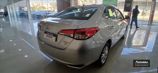 TOYOTA-YARIS-2018