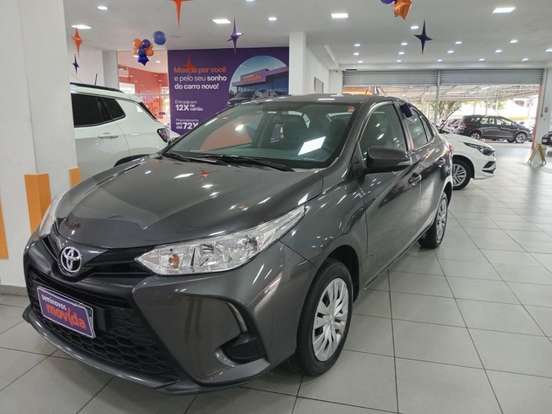 TOYOTA-YARIS-2024