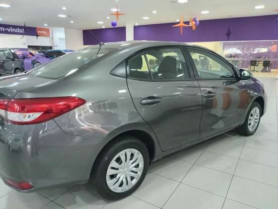 TOYOTA-YARIS-2024