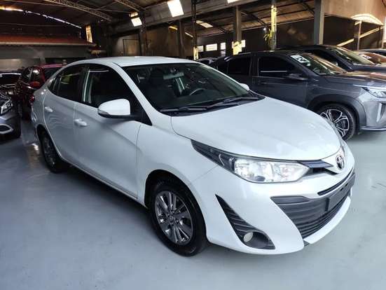 TOYOTA-YARIS-2020