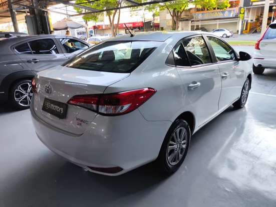 TOYOTA-YARIS-2020