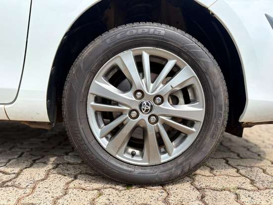 TOYOTA-YARIS-1.5 16V FLEX SEDAN XL PLUS CONNECT MULTIDRIVE TOYOTA-YARIS-2020