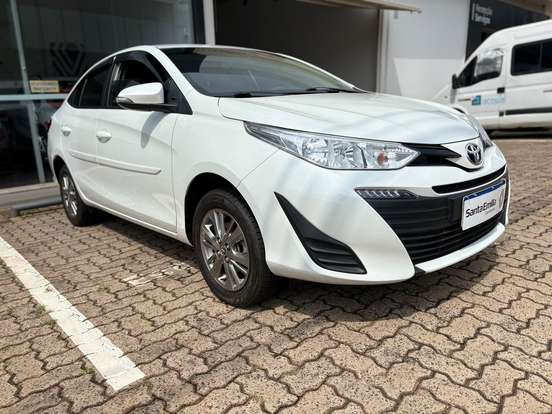 TOYOTA-YARIS-2020