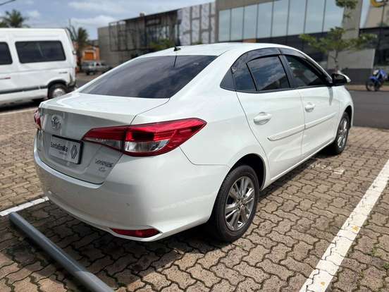 TOYOTA-YARIS-2020