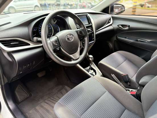 TOYOTA-YARIS-2020