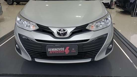 TOYOTA-YARIS-2020