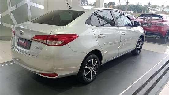 TOYOTA-YARIS-2020