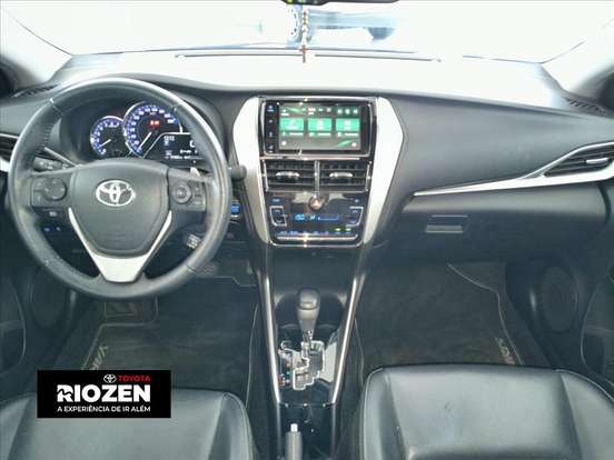 TOYOTA-YARIS-2019