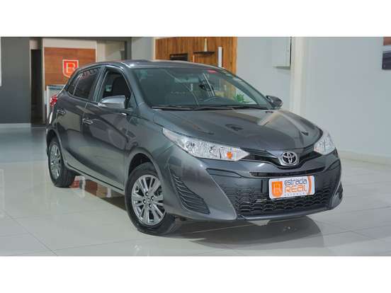 TOYOTA-YARIS-2021