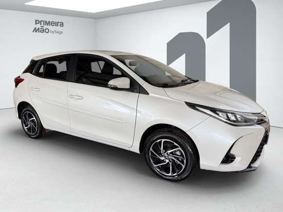 TOYOTA-YARIS-2022