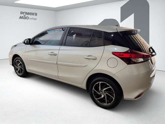 TOYOTA-YARIS-2022