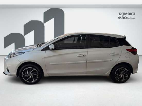 TOYOTA-YARIS-2022